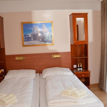 Private Room Pyrkerstrasse Бад-Гофгаштайн Номер фото
